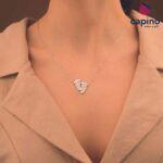 Collar pies de bebé de plata Lidia 4