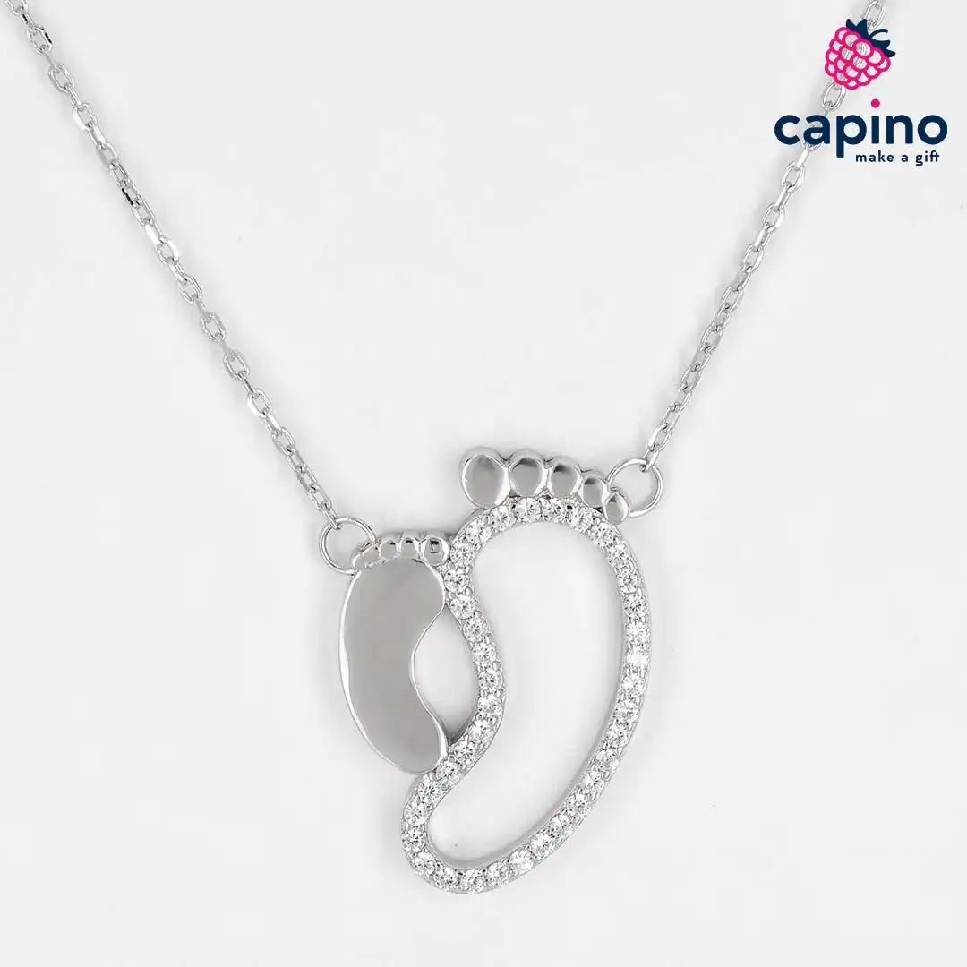 Collar pies de bebé de plata Giulia